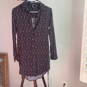 Button down Black with pattern long sleeve dress.